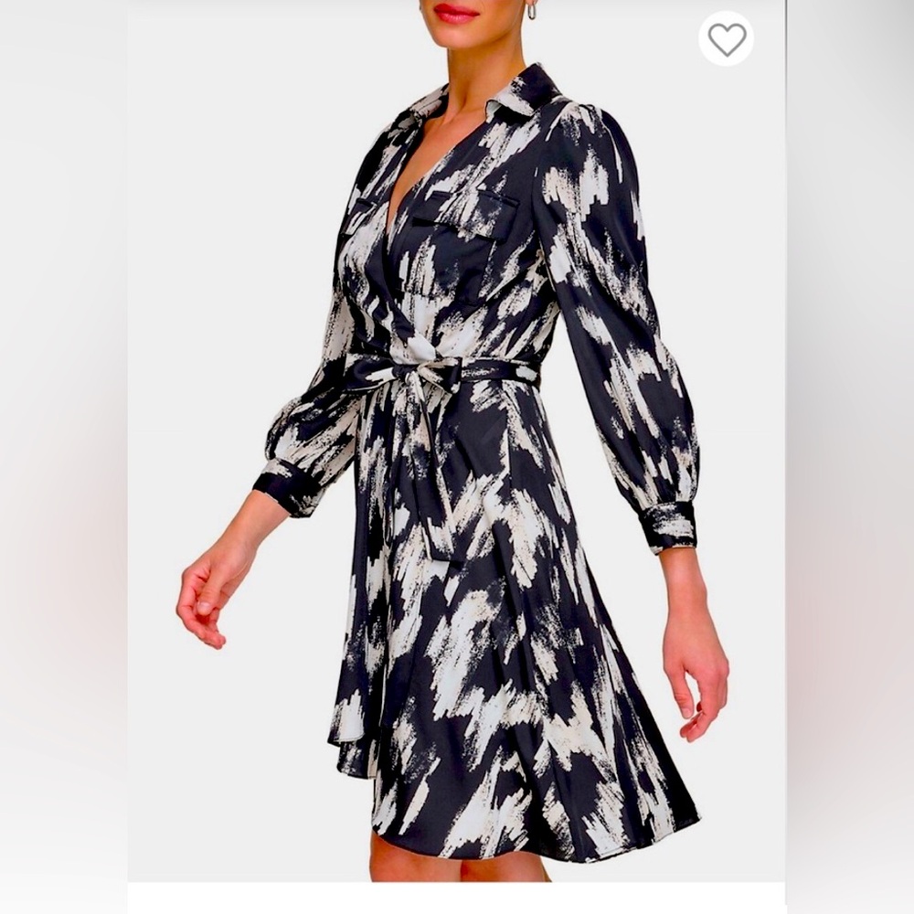 DKNY

Balloon-Sleeve Faux Wrap Dress